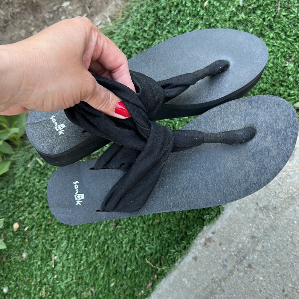 Women’s SANUK Black Sandals #9